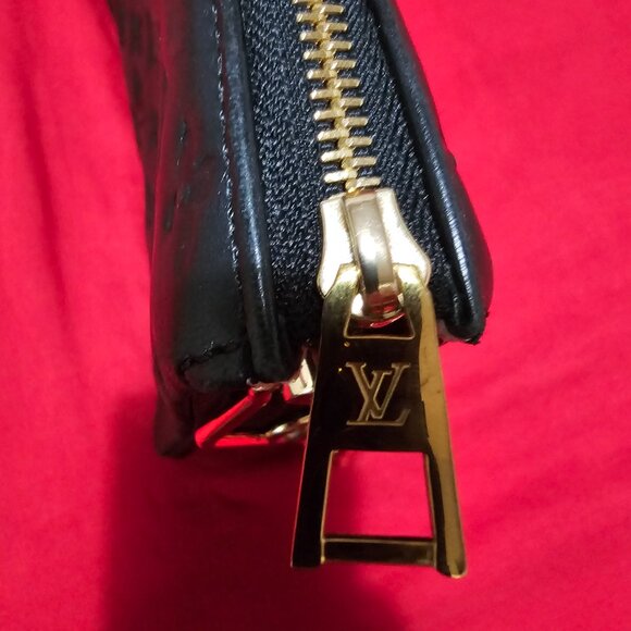 Louis Vuitton Coussin Bag Embossed Lambskin PM - Picture 7 of 16